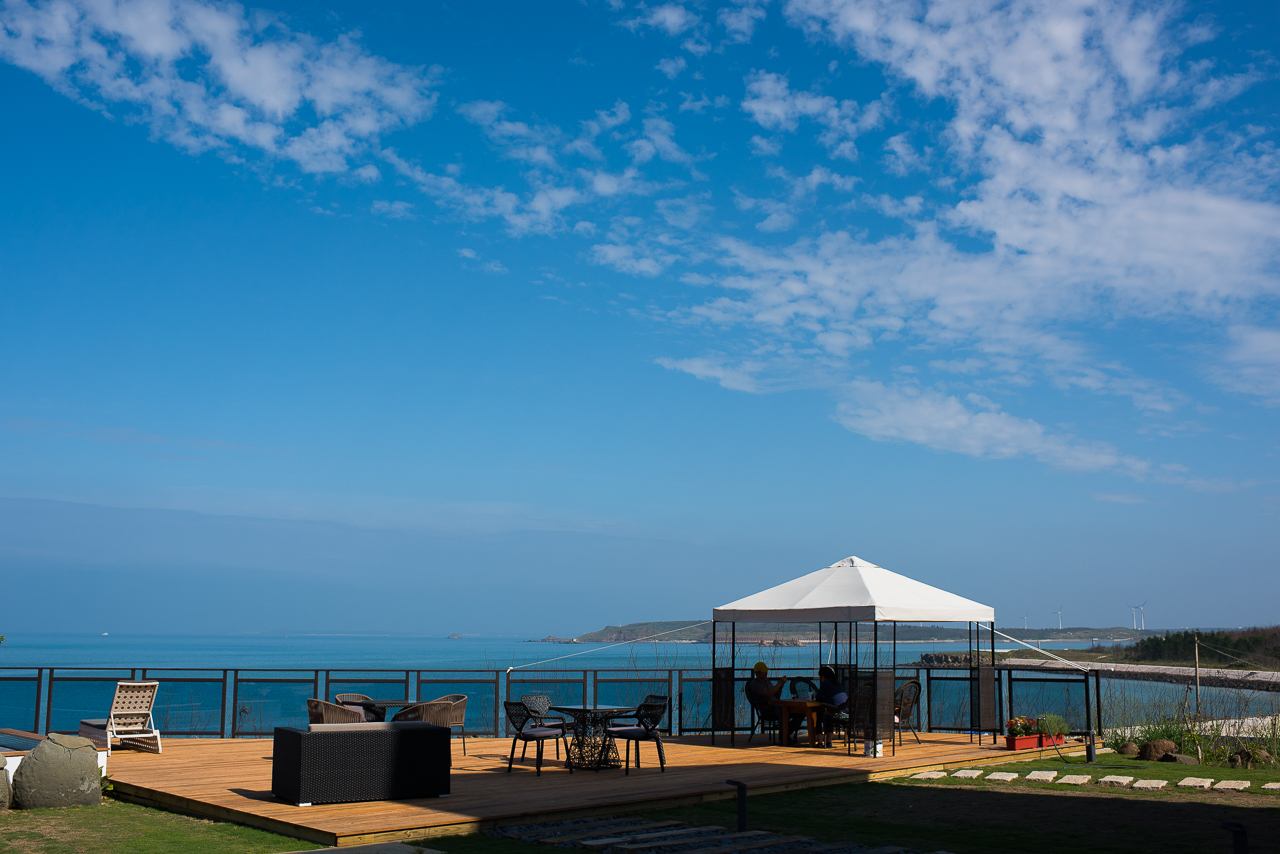 海天一色享清閒