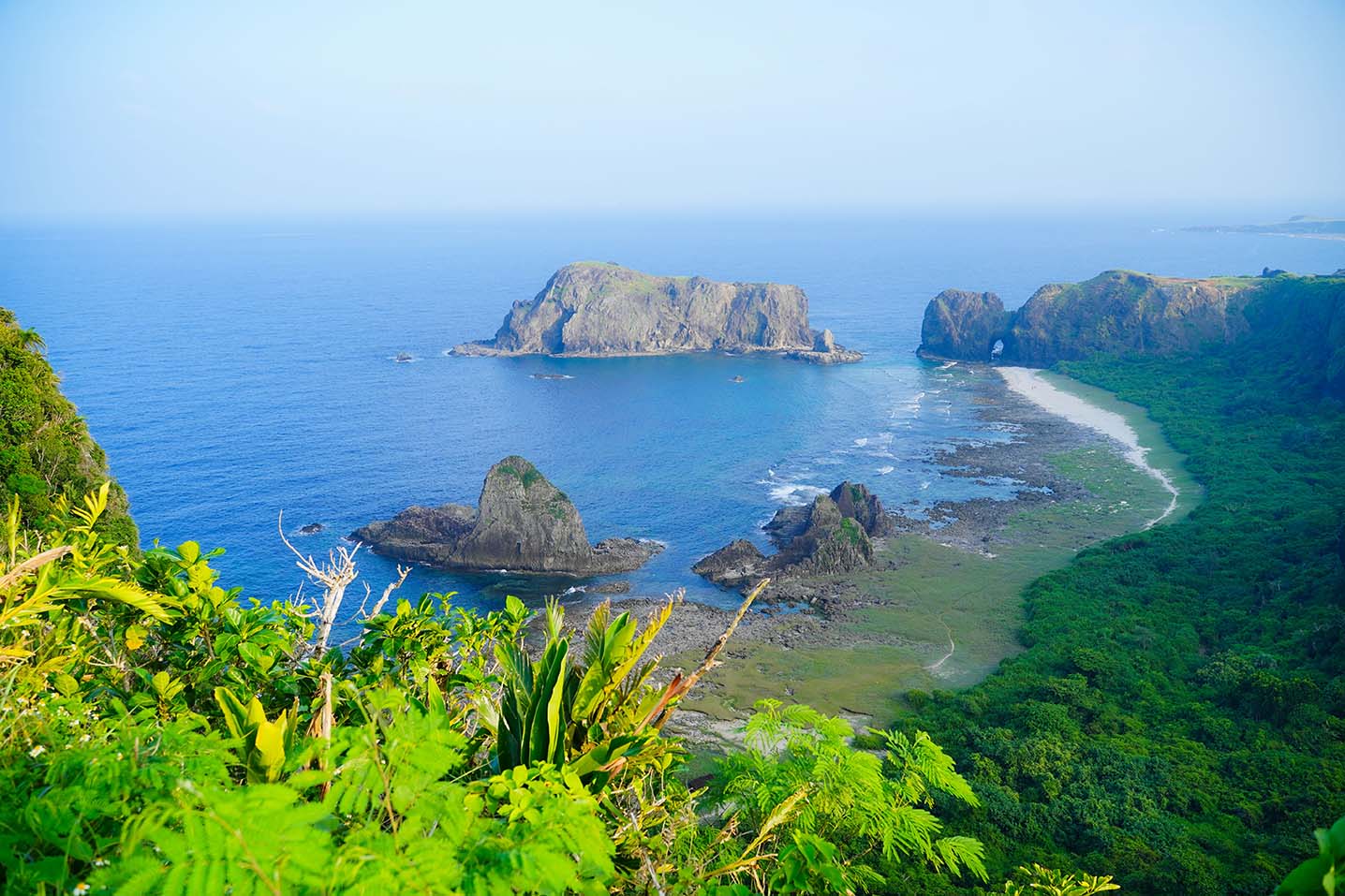 綠島全世界僅三之海底溫泉 包船海上看綠島 東河部落划船 美人山秘境探險趣 綠島台東五天四夜深度之旅 火車來回 Siloah Travel 綠島全世界僅三之海底溫泉 包船海上看綠島 東河部落划船 美人山秘境探險趣 綠島台東五天四夜深度之旅 火車來回 Siloah Travel