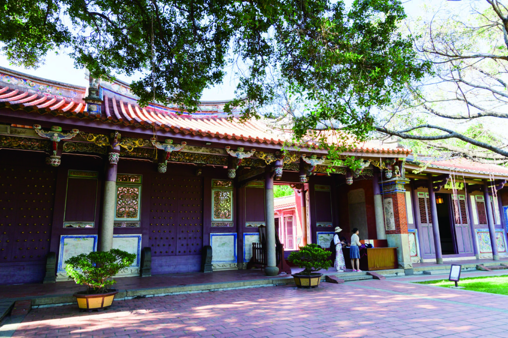 台灣最早的文廟，創建至今已有三百多年的歷史，在清代時期是台灣的最高學府，故有「全台首學」的美稱