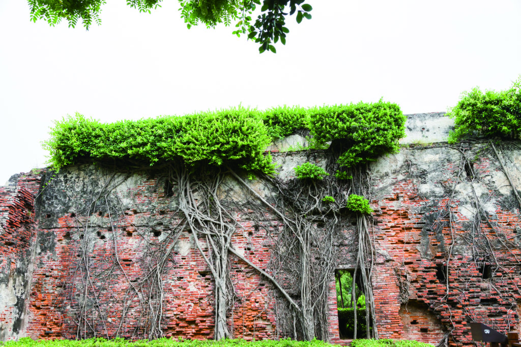 現今安平古堡內的建物，多為清朝後期及日本時代所建